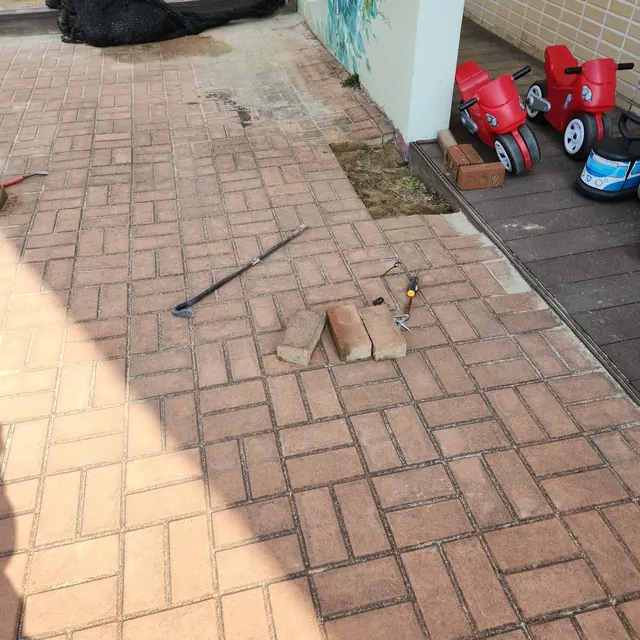 콘크리트포장공사 전 - 기초 정리 전 도로변 현장